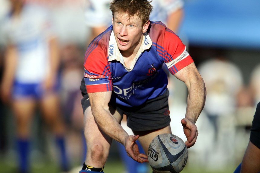 Cottee, Chris passing 070810D-6241.JPG