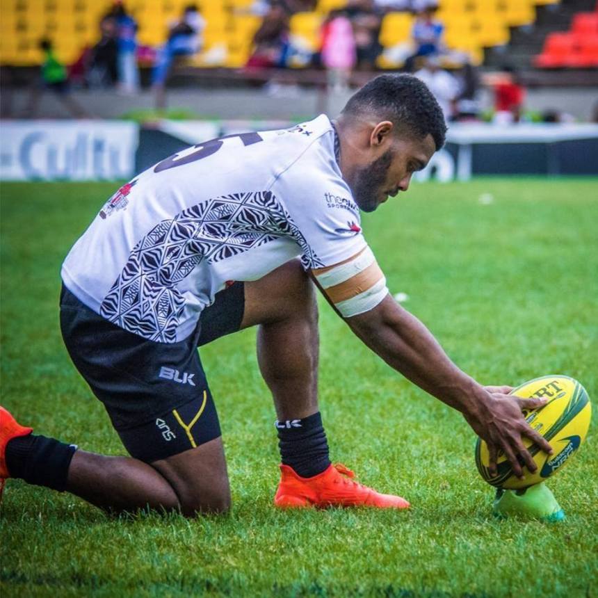 Paula Balekana_Fiji_goalkick_2014