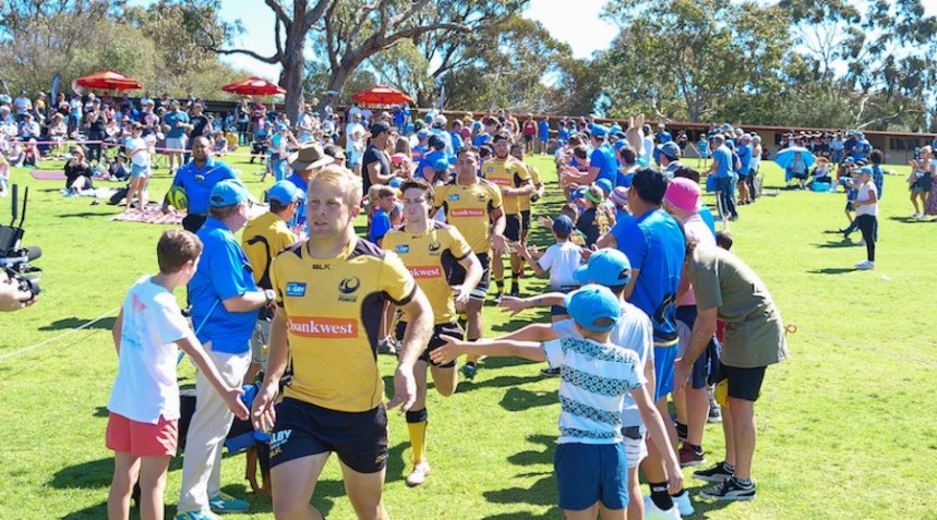 Andrew Deegan leads out the Force_2018