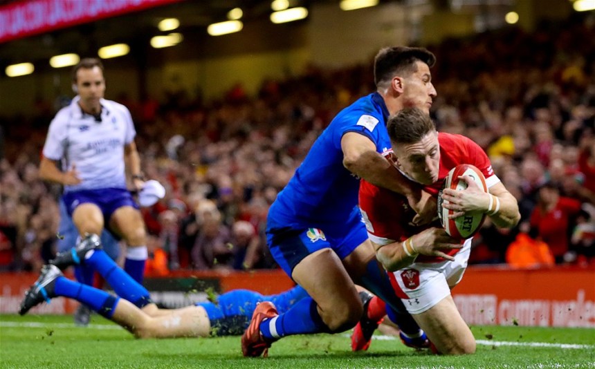 Josh Adams scores a try despite Tommaso Allan 1/2/2020