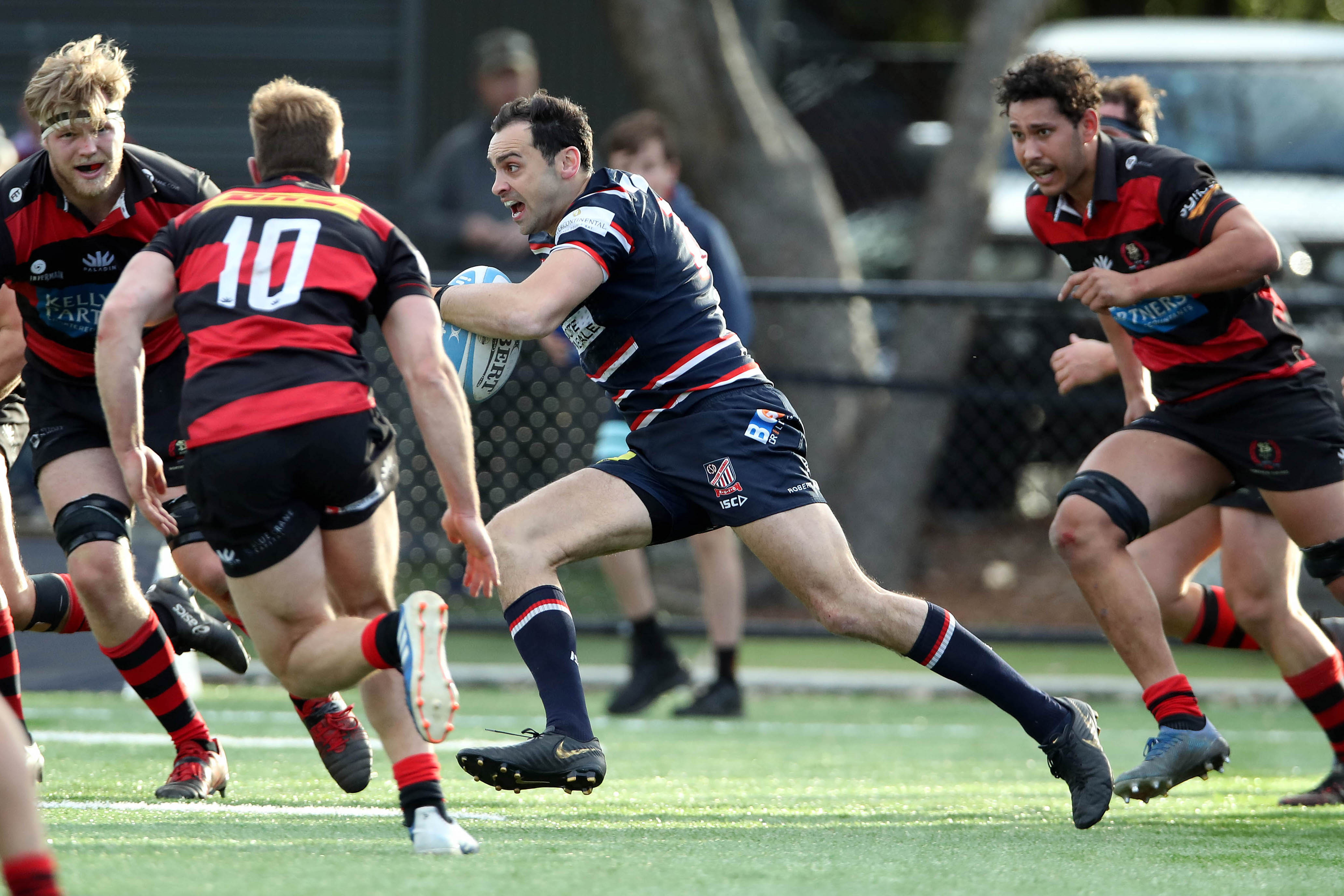 Woolf, Richard runs 220820D-8807.JPG